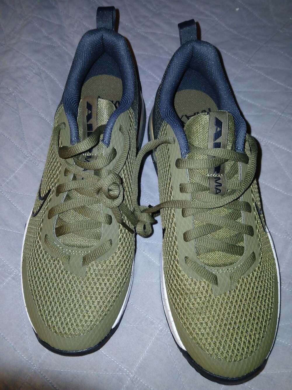 Nike Air Max Bolt Olive Green Running sniker